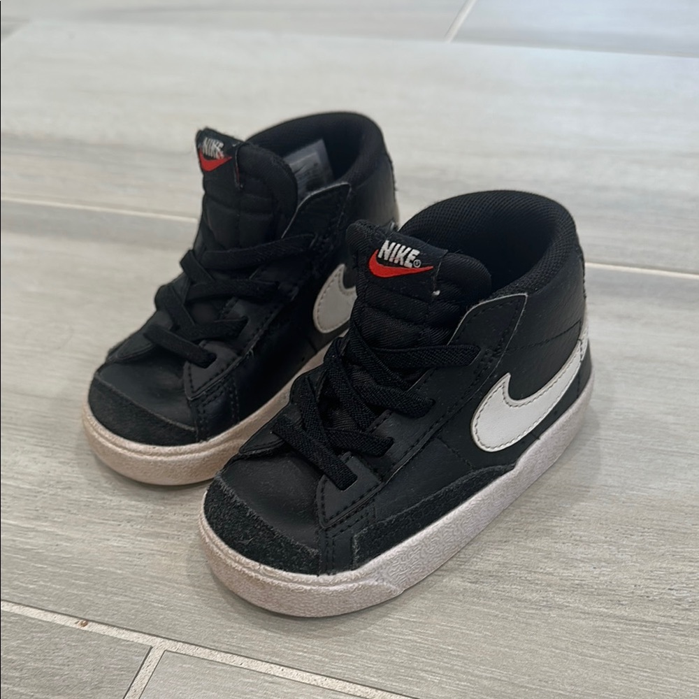 Nike Toddler 6C Blazer Black and White Velcro High-Top Sneakers